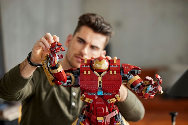 Hulkbuster​---Lego-Marvel-76210