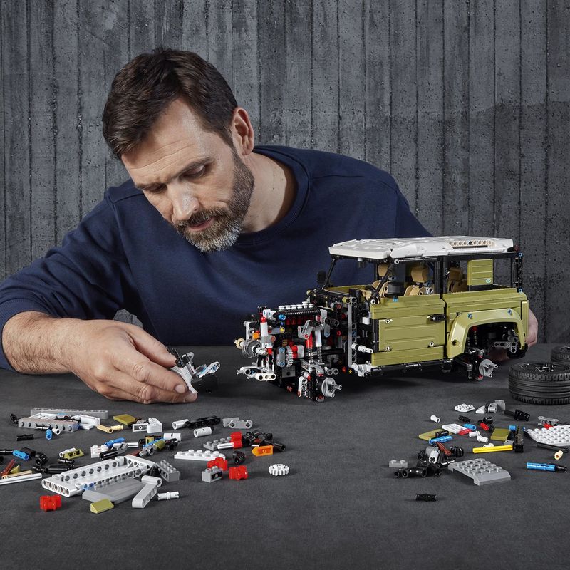 Land-Rover-Defender---Lego-Technic-42110