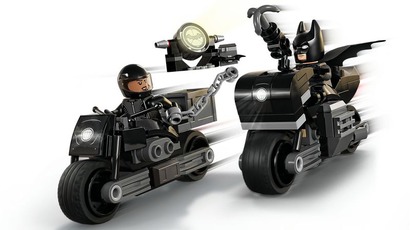 Inseguimento-sulla-moto-di-Batman™-e-Selina-Kyle™---Lego-DC-76179