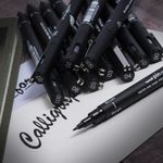 Marcatore-Fineliner-a-penna-UNI-PIN-punta-10-mm-inchiostro-pigmentato-colore-nero-tratto-preciso-e-nitido-per-disegni-tecnici