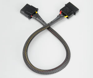 Prolunga-Molex-a-4-pin-con-manicotto---30-cm-nero