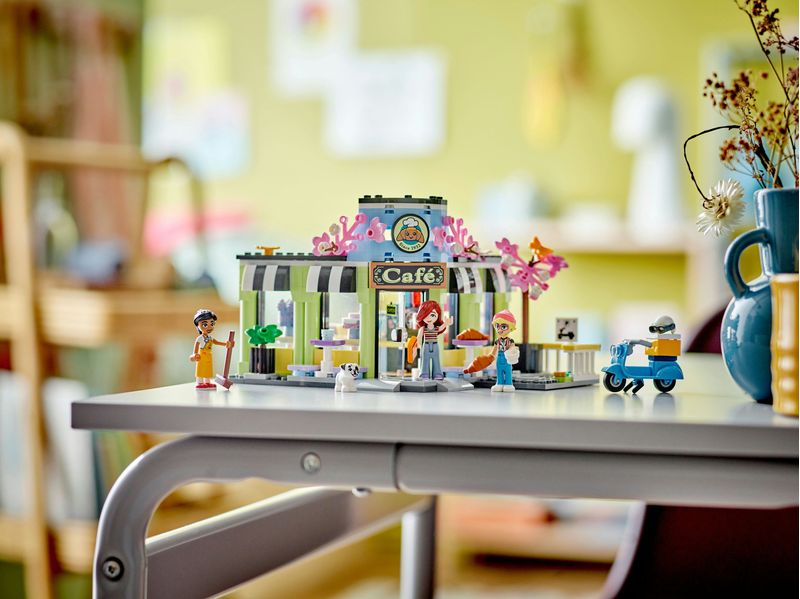 42618-LEGO-FRIENDS-CAFFE--DI-HEARTLAKE-CITY