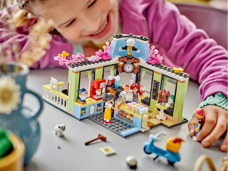 42618-LEGO-FRIENDS-CAFFE--DI-HEARTLAKE-CITY