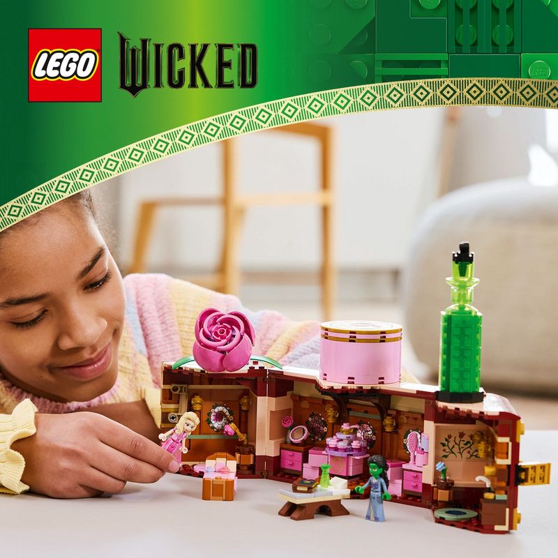 LEGO-Il-dormitorio-di-Glinda-ed-Elphaba