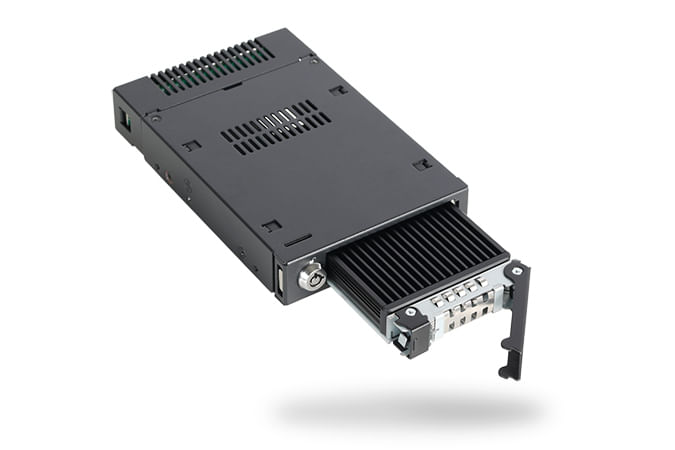 IcyDock-Rack-removibile-SSD-NVMe-PCIe-M.2-per-bay-di-HDD-3.5-