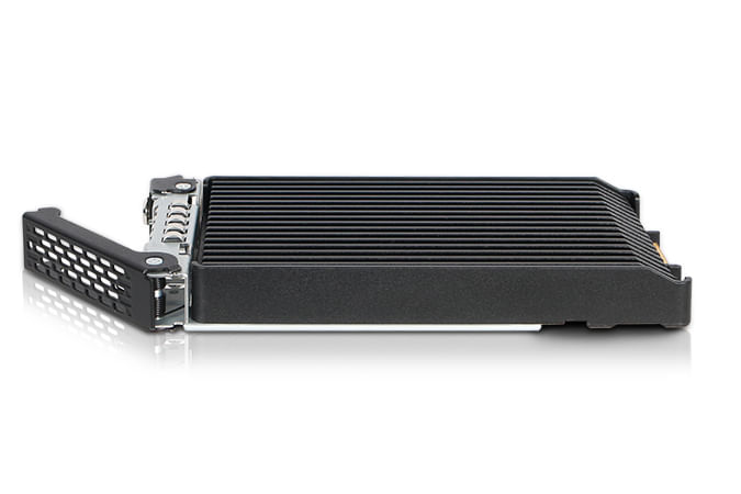 Slot-ICY-DOCK-per-MB720M2K-B-per-4x-SSD-M.2-NVMe-telaio-rimovibile