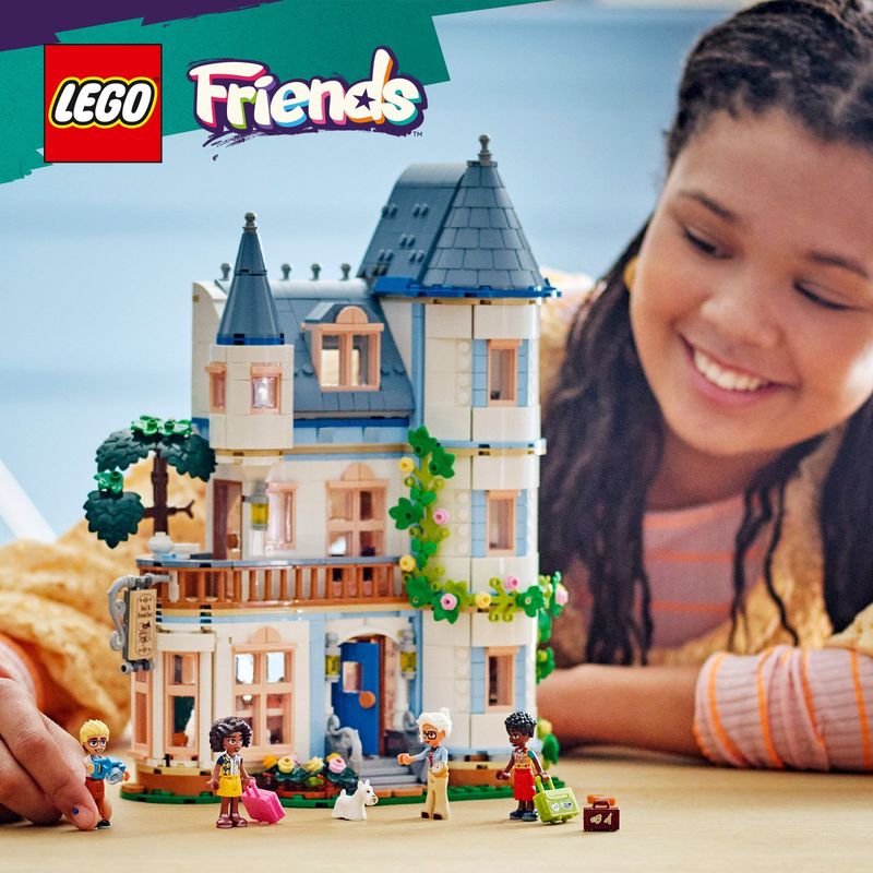 Bed-And-Breakfast-al-Castello---Lego-Friends-42638