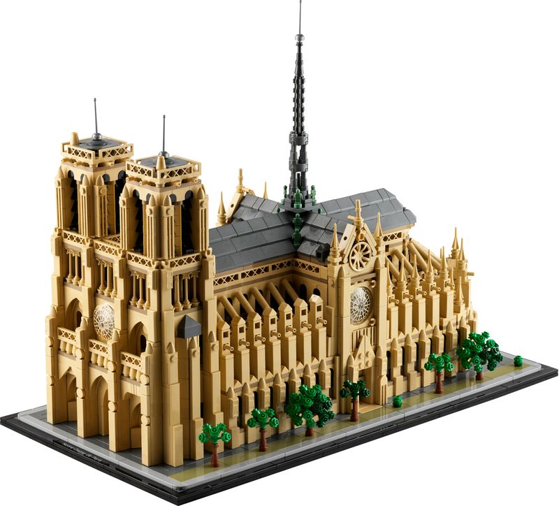 Notre-Dame-de-Paris---Lego-Architecture-21061