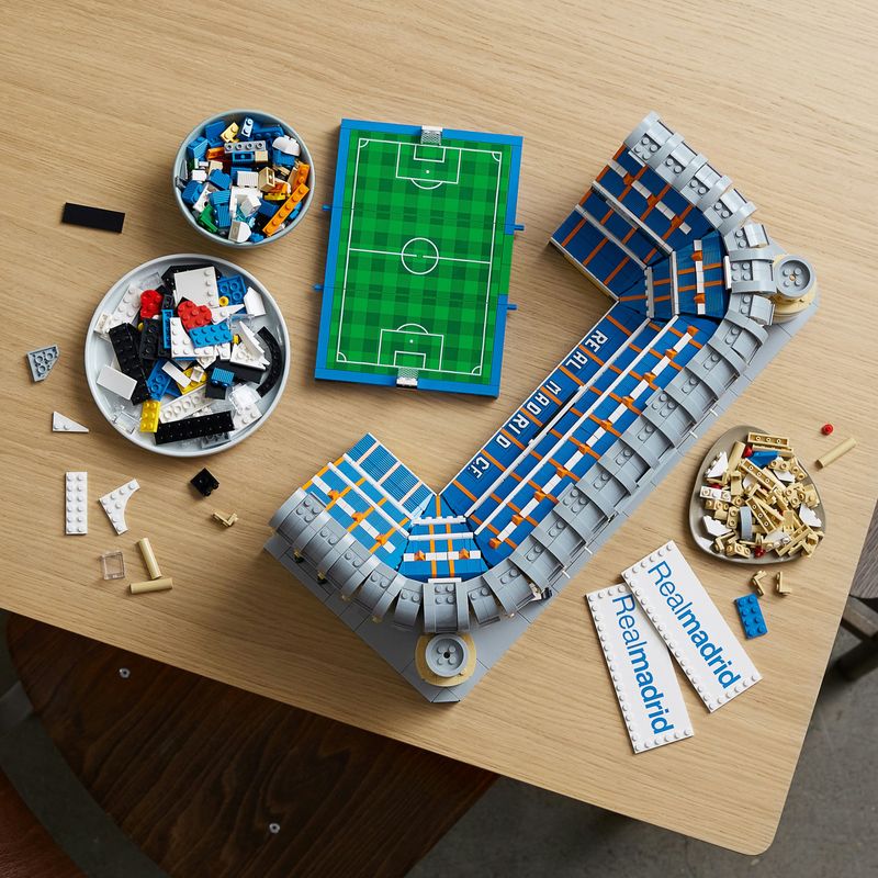 Stadio-del-Real-Madrid-–-Santiago-Bernabeu---Lego-Creator-Expert-10299