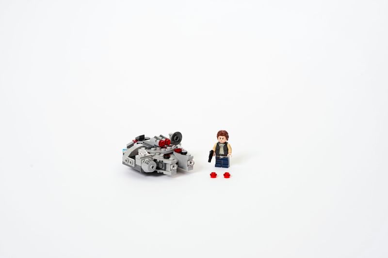 Microfighter-Millennium-Falcon---Lego-Star-Wars-75295