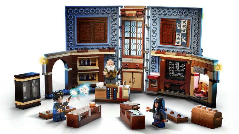 Lezione-di-incantesimi-a-Hogwarts---Lego-Harry-Potter-76385