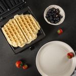 Princess-132397-Macchina-per-waffle-–-Prepara-2-waffle-alla-belga-–-1200-watt-–-Bianca