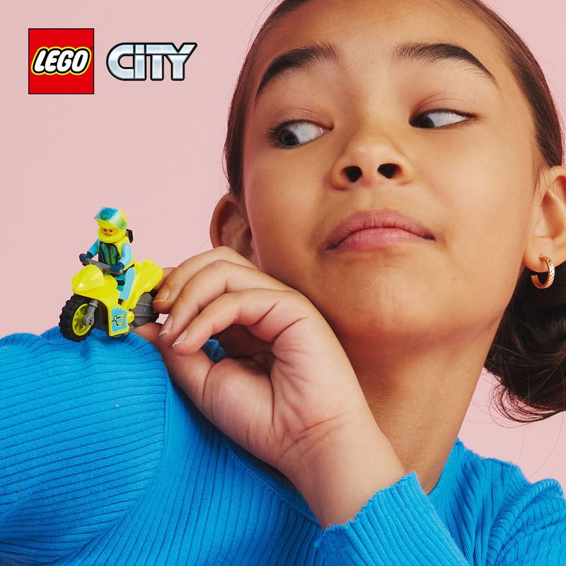 Lego-60358-LEGO-CITY-CYBER-STUNT-BIKE