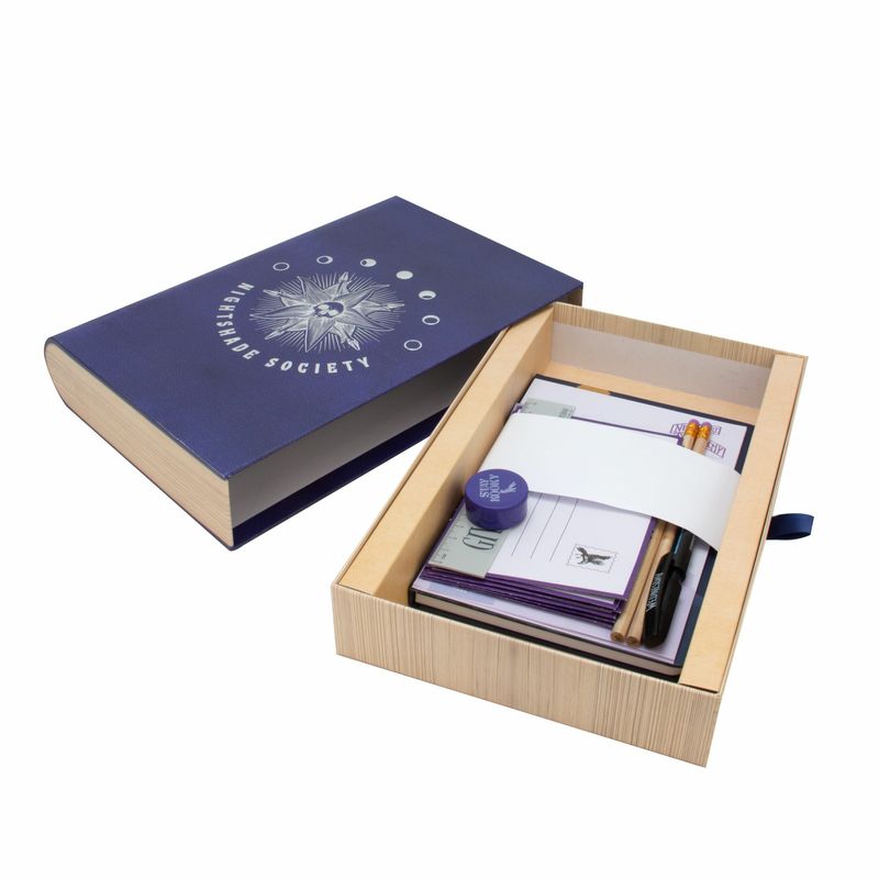 Thumbs-Wednesday--Confezione-regalo-nel-design-del-libro-Nightshade