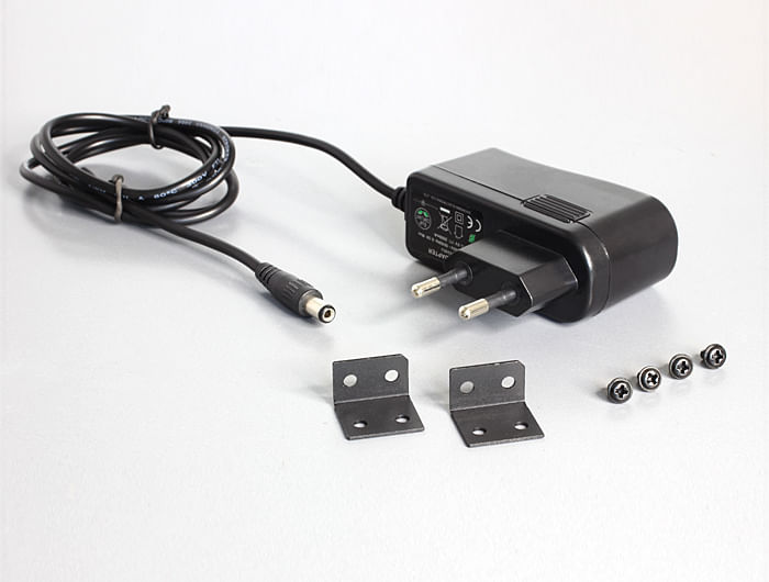 Anschlsse-Eingang-1-x-BNC-Buchse--SDI--Ausgang-1-x-BNC-Buchse--SDI-durchgefhrt--1-x-HDMI-A-Buchse-1-x-DC-Stromanschluss-