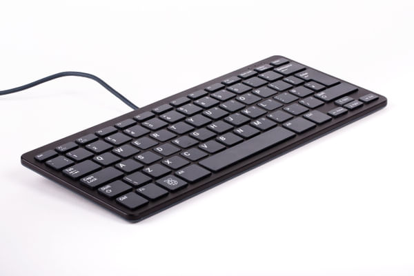 ORIGINAL-RASPBERRY-PI-KEYBOARD---W--3-USB-PORTS-BLACK---Versione-Tedesca