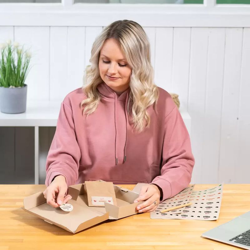 HERMA-Etiketten-aus-Silphie-Papier-635-x-423-mm-oval-naturbraun-selbstklebend-permanent-haftend-bedruckbar---1-S