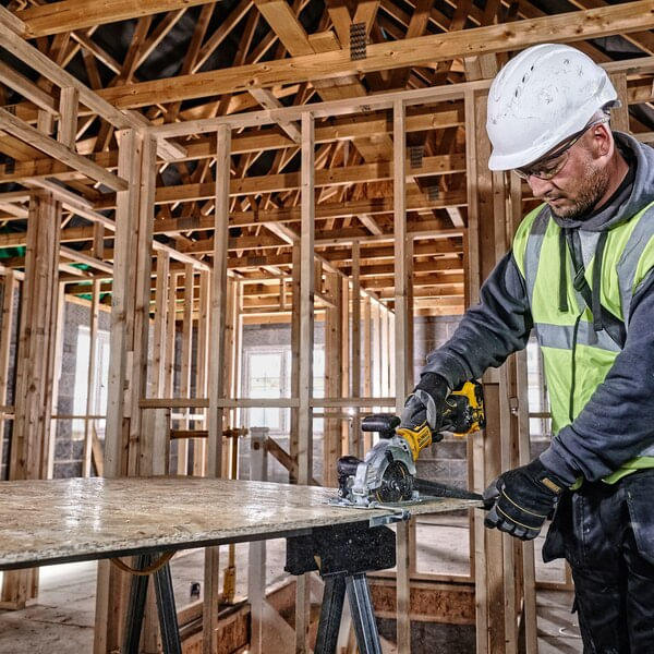 Sega-circolare-DeWalt-DCS571N-XJ-singola