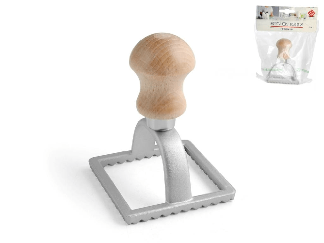 Tagliaravioli Home in alluminio e manico in legno con dimensioni di cm 7x13x19