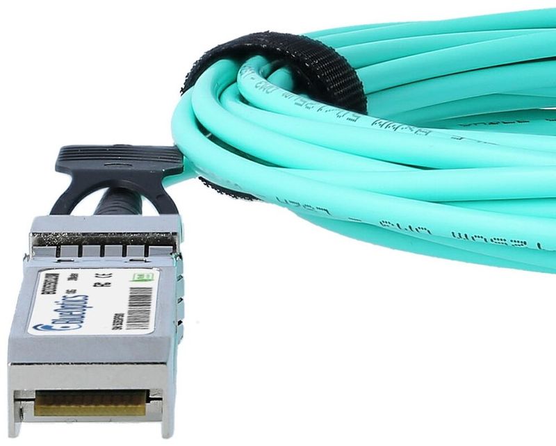 Ubiquiti-Networks-UACC-AOC-SFP10-30M-kompatibles-Aktives-Optisches-Kabel--AOC--als-10-Gigabit-Variante-mit-SFP--auf-SFP
