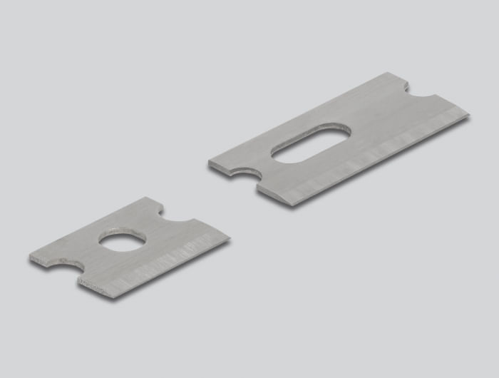 Metallzange-mit-Kunststoffgriffen-und-Arretierung--Integrierte-Zange-und-Abisolierer--Zum-Crimpen-geeignete-Konnektoren-