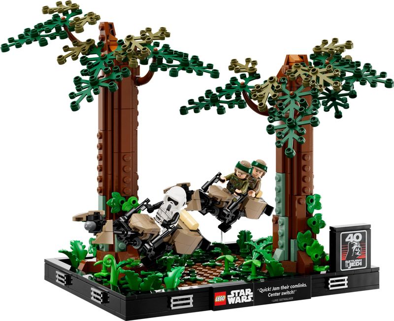 LEGO-Star-Wars-diorama-di-The-Speeder-Chase-su-Endor-con-Luke-Skywalker