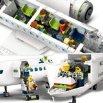 LEGO-City-60367-Aereo-Passeggeri-Modellino-di-Aeroplano-Giocattolo-da-Costruire-con-9-Minifigure-e-Veicoli-dell-Aeroporto